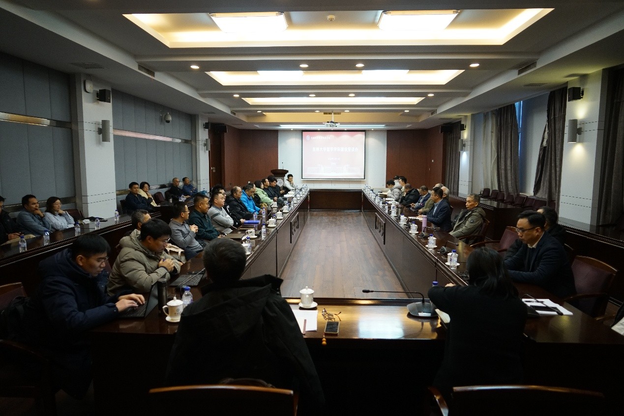 H视频
哲学系召开哲学学科建设座谈会